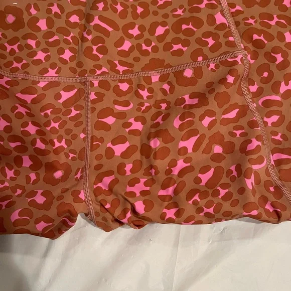 Aerie Offline Legging size medium. Tan with pink animal print Canyon Creek print - Picture 6 of 12